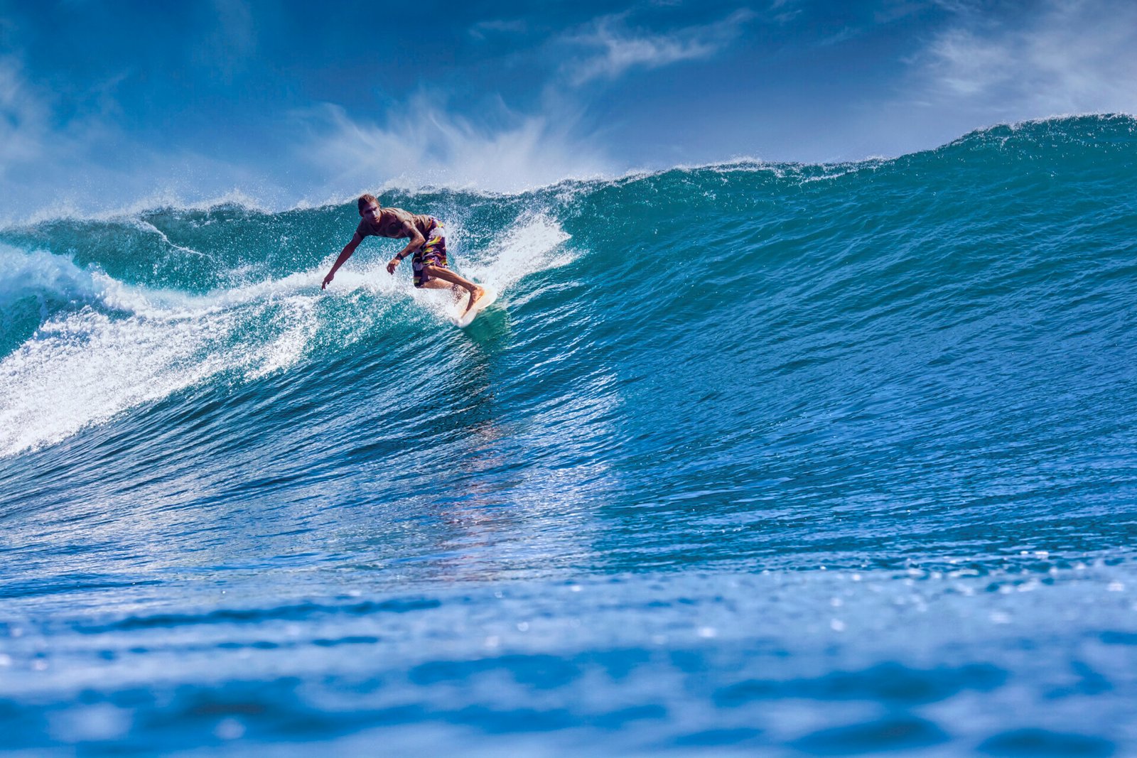 Homme qui surf